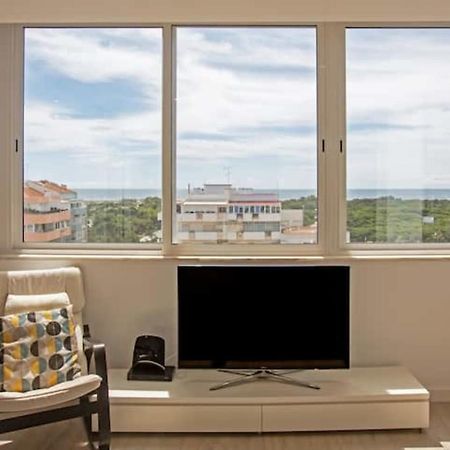 Magnificent 1 Bedroom Apartment With Views Over The Ocean Costa de Caparica Exteriér fotografie